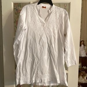 210.  Detailed White Tunic